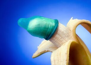 Preservativo na banana